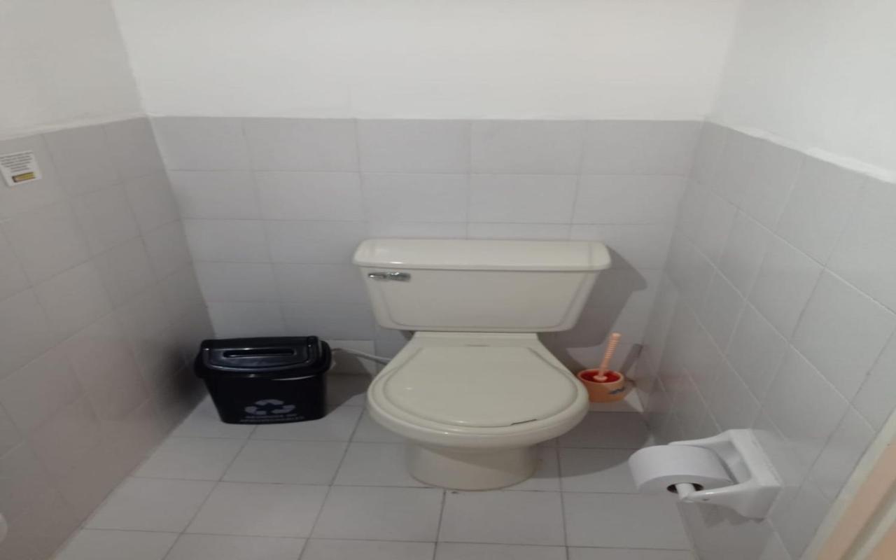 Yellow House Hostel Медельїн Екстер'єр фото