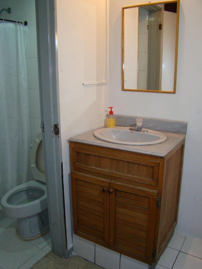 Yellow House Hostel Медельїн Екстер'єр фото